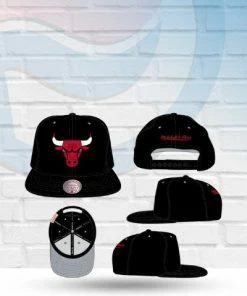 Mitchell & Ness Chicago Bulls Mitchell And Ness Core Black Snapback Hat Hats
