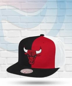 Mitchell & Ness Chicago Bulls Mitchell And Ness Pinwheel Snapback Hat