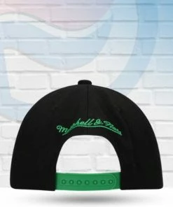 Mitchell & Ness Dallas Mavericks Mitchell And Ness Black Core Basic Snapback Hat