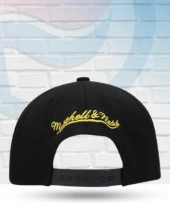 Mitchell & Ness Hats Los Angeles Lakers Mitchell And Ness Black Core Basic Snapback Hat