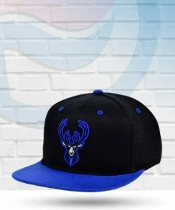 Mitchell & Ness Milwaukee Bucks Mitchell And Ness Black Royalty Snapback Hat