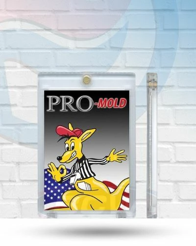 BCW Supplies Pro Mold Magnetic Card Holder 35 Pt. 1 BCW Supplies Pro Mold Magnetic Card Holder 35 Pt.